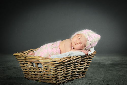 金色童年儿童摄影分享宝宝百天照的服饰搭配的4点小技巧