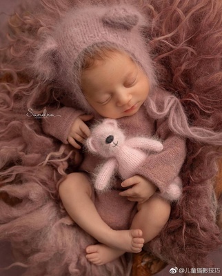 这组照片来自悉尼的摄影师Sandra,作为一个新生儿摄影师