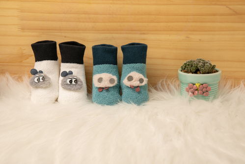 白色蓝色学步袜童鞋儿童用品摄影图 海报设计 下载请至来源处