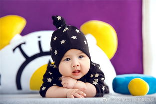 金色童年分享儿童摄影满月照上门拍摄时的几点技巧