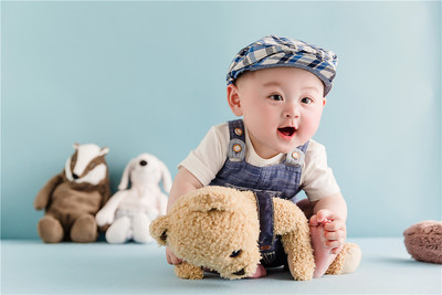 蓝鲸儿童摄影 记录宝宝周岁成长的珍贵瞬间