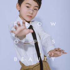 童飞 捕捉童年光影的诗意工匠